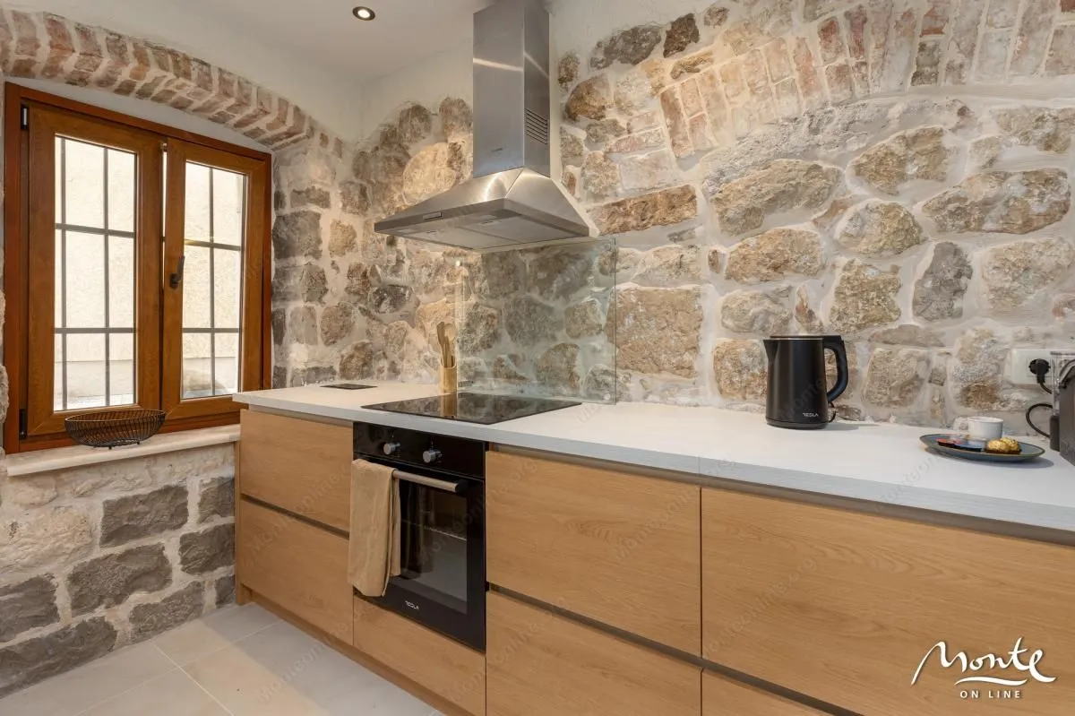 Sale, house, 110m², Kotor, Crna Gora
