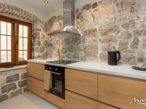 Sale, house, 110m², Kotor, Crna Gora - image 18