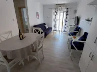 Izdavanje, dvosoban stan, 60m², Tivat, Crna Gora