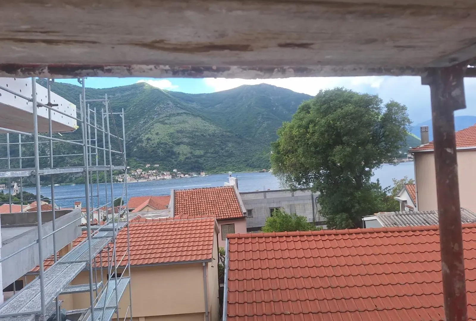 Sale, two bedroom apartment, 52m², Dobrota, Kotor