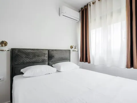 Rent, one bedroom apartment, 44m², Bečići, Budva - image 25