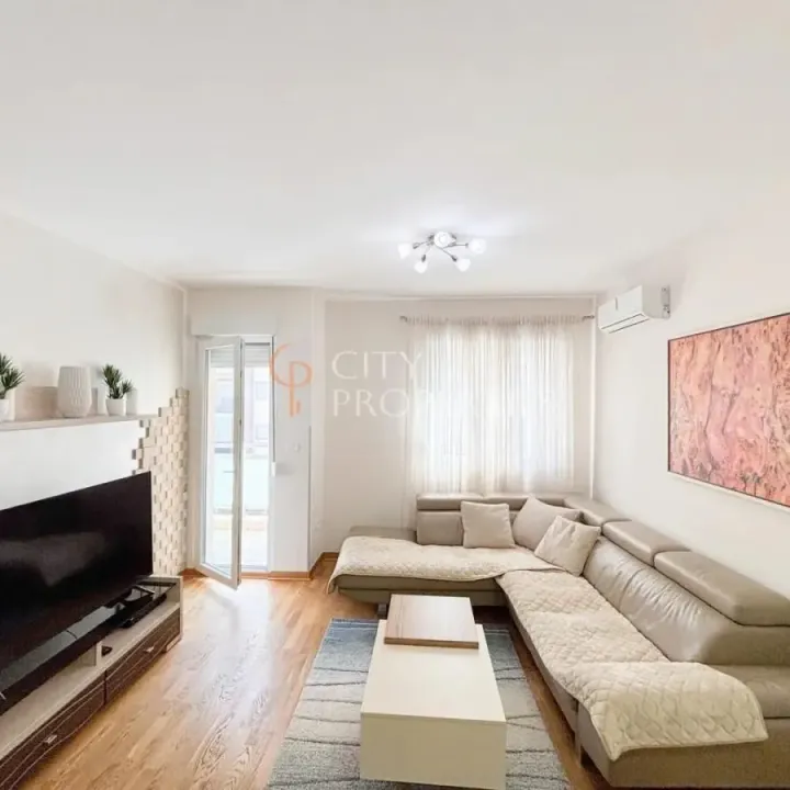 Izdavanje, dvosoban stan, 65m², City Kvart, Podgorica