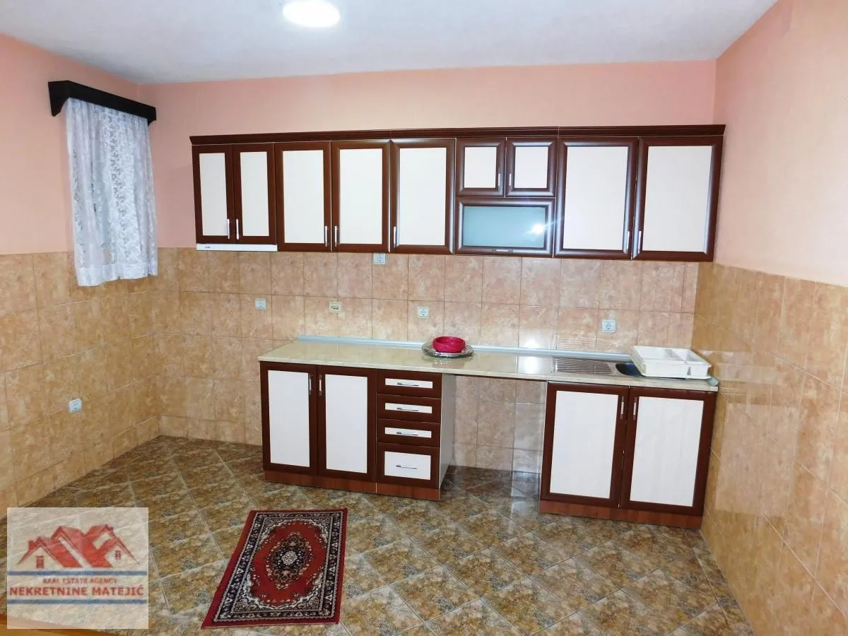 Prodaja, kuća, 264m², Korićani, Kragujevac