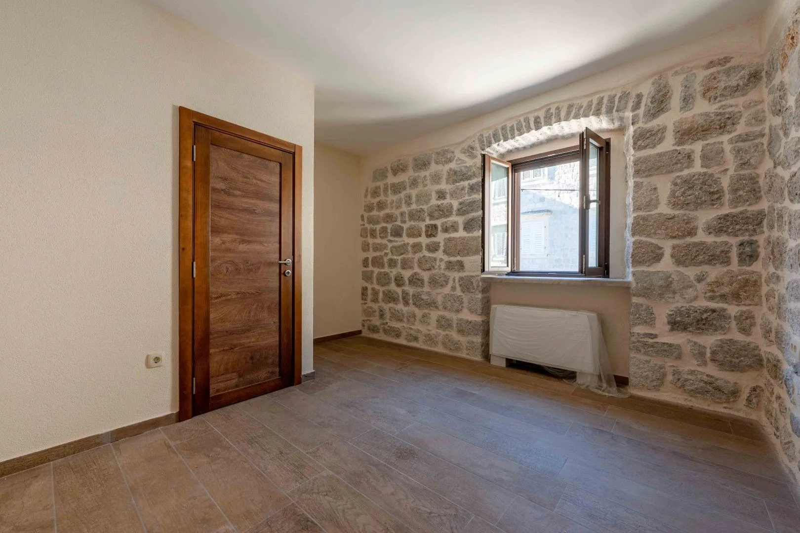Prodaja, kuća, 130m², Muo, Kotor