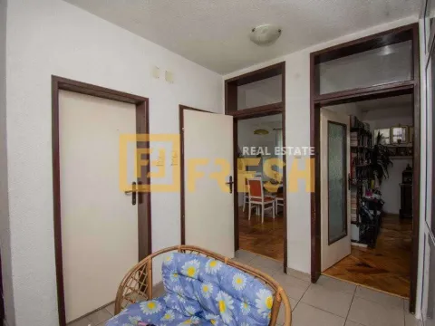 Prodaja, kuća, 356m², Murtovina, Podgorica - image 10