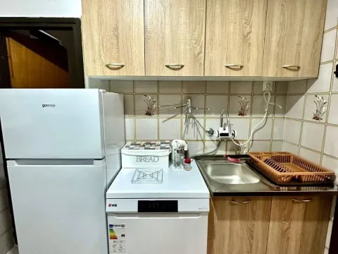 Izdavanje, dvosoban stan, 83m², Centar, Budva - image 8