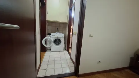 Izdavanje, jednosoban stan, 45m², Centar, Bar - image 12