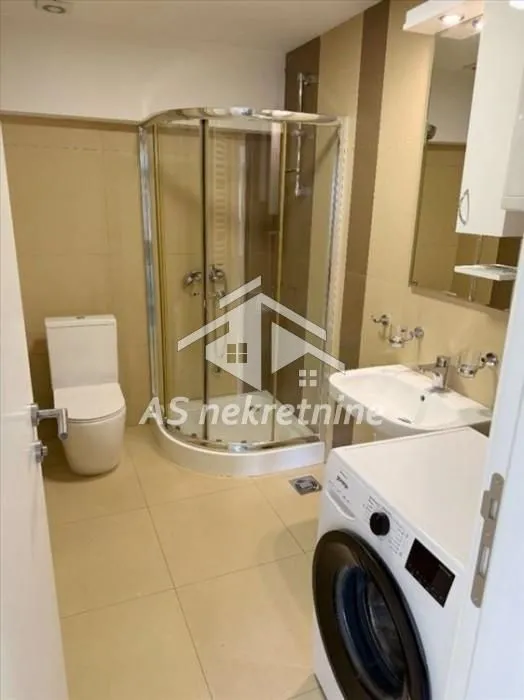 Rent, four bedroom apartment, 80m², Savski Venac, Beograd