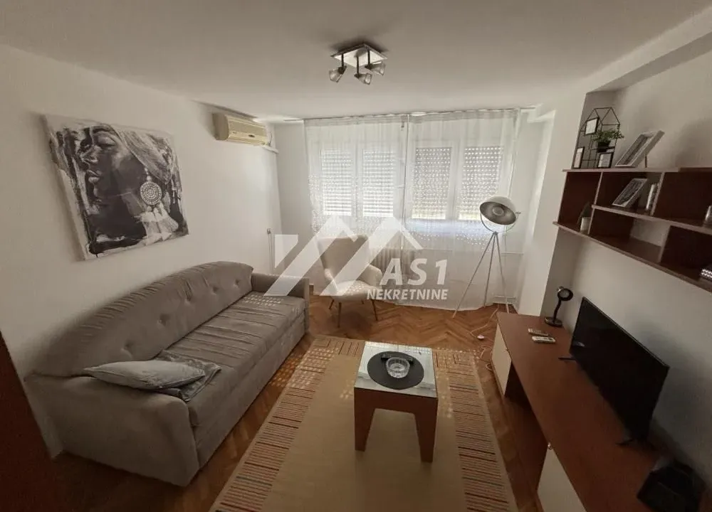 Izdavanje, jednosoban stan, 30m², Železnička Stanica, Novi Sad Sve Podlokacije