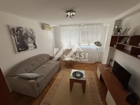 Izdavanje, jednosoban stan, 30m², Železnička Stanica, Novi Sad Sve Podlokacije