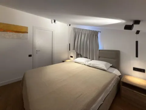 Izdavanje, dvosoban stan, 110m², Tivat, Crna Gora - image 2