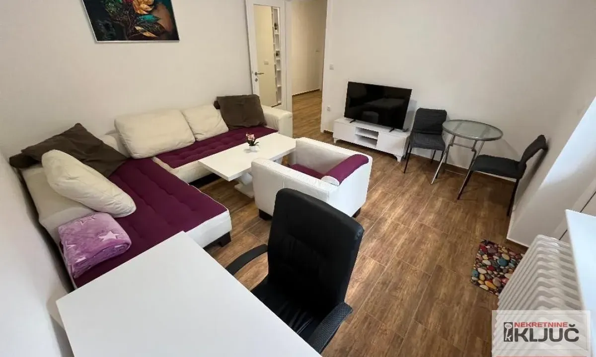 Izdavanje, dvosoban stan, 56m², Grbavica, Novi Sad Sve Podlokacije