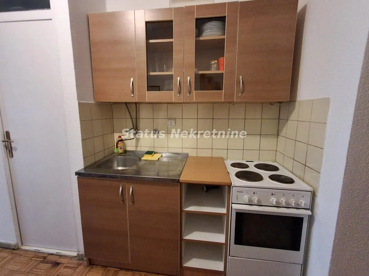 Izdavanje, jednosoban stan, 30m², Bulevar Oslobodjenja, Novi Sad Sve Podlokacije