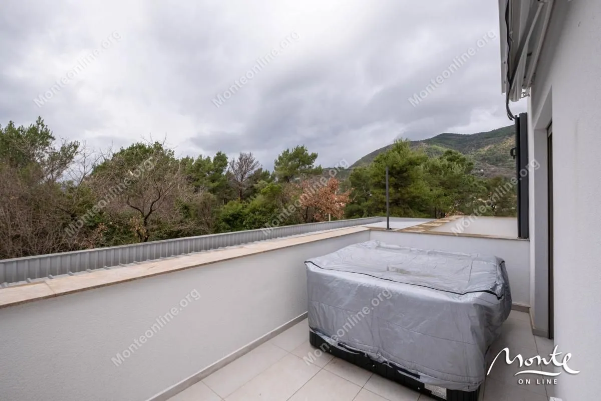Prodaja, dvosoban stan, 90m², Tivat, Crna Gora
