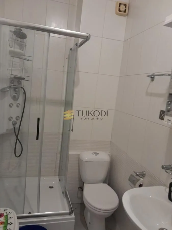 Prodaja, četvorosoban stan, 120m², Stari grad, Novi Sad