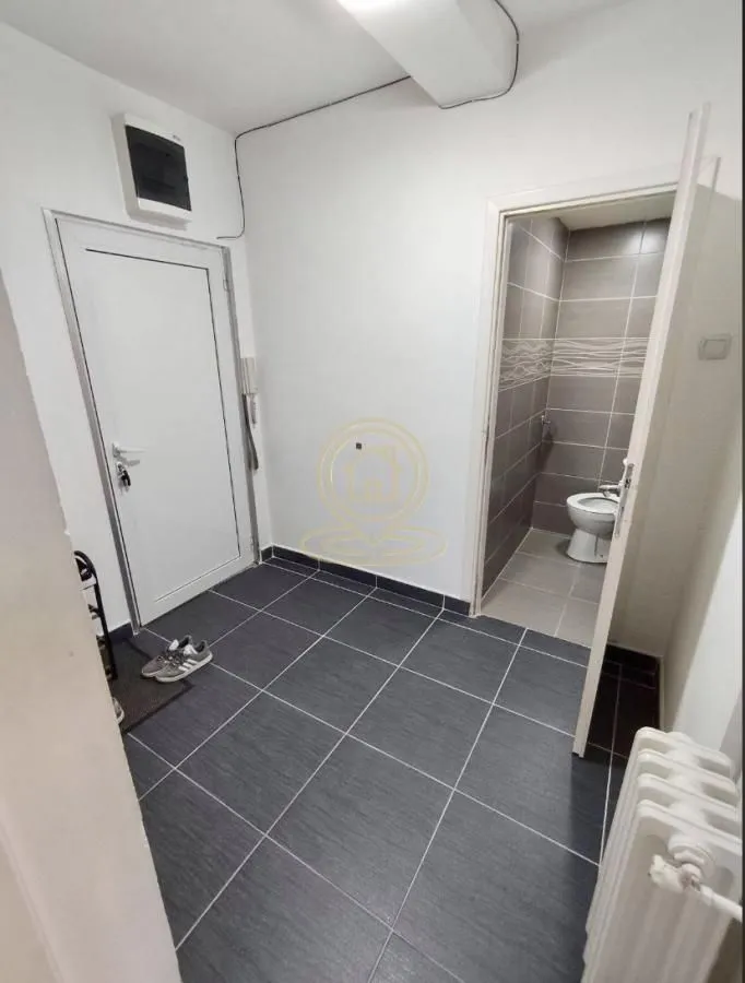 Prodaja, četvorosoban stan, 79m², Palilula, Niš