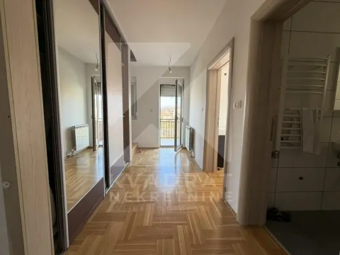 Rent, house, 220m², Tološi, Podgorica - image 9
