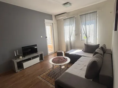 Izdavanje, dvosoban stan, 74m², City Kvart, Podgorica - image 2