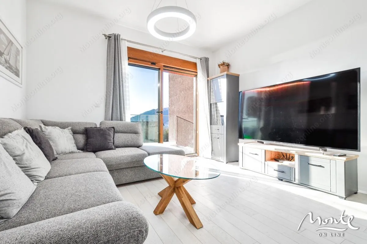 Prodaja, dvosoban stan, 69m², Tivat, Crna Gora