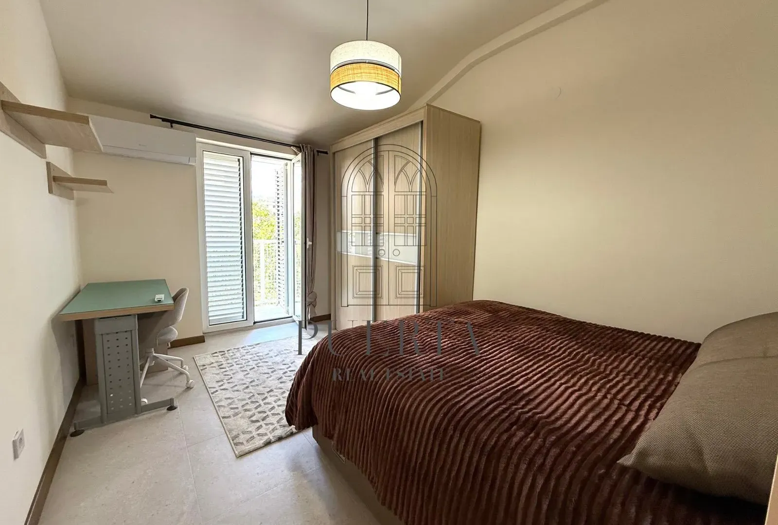 Izdavanje, trosoban stan, 114m², Preko Morače, Podgorica