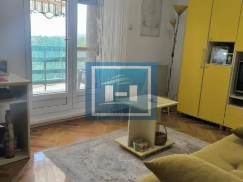 Prodaja, trosoban stan, 98m², Centar, Ćuprija - image 17