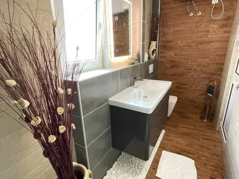 Prodaja, kuća, 300m², Bar, Crna Gora - image 8