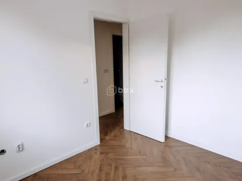 Izdavanje, trosoban stan, 168m², Pantelej, Niš - image 21