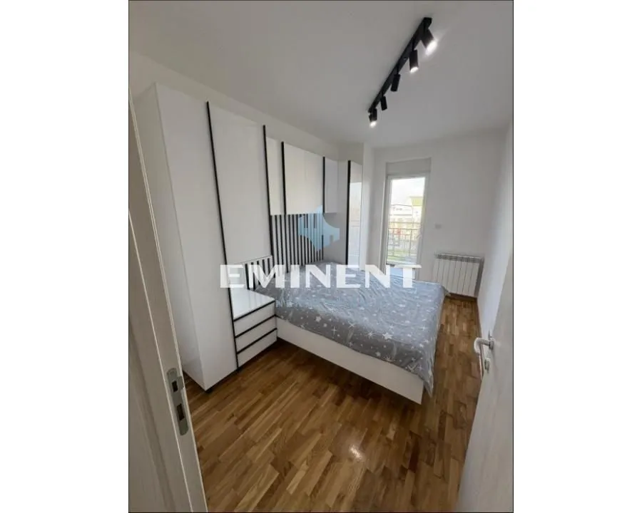 Izdavanje, dvosoban stan, 52m², Hala Pionir, Palilula Sve Podlokacije