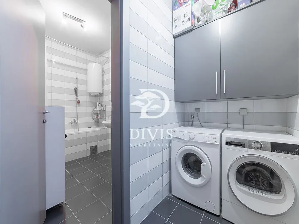 Sale, apartment, 196m², Neimar, Vračar Sve Podlokacije