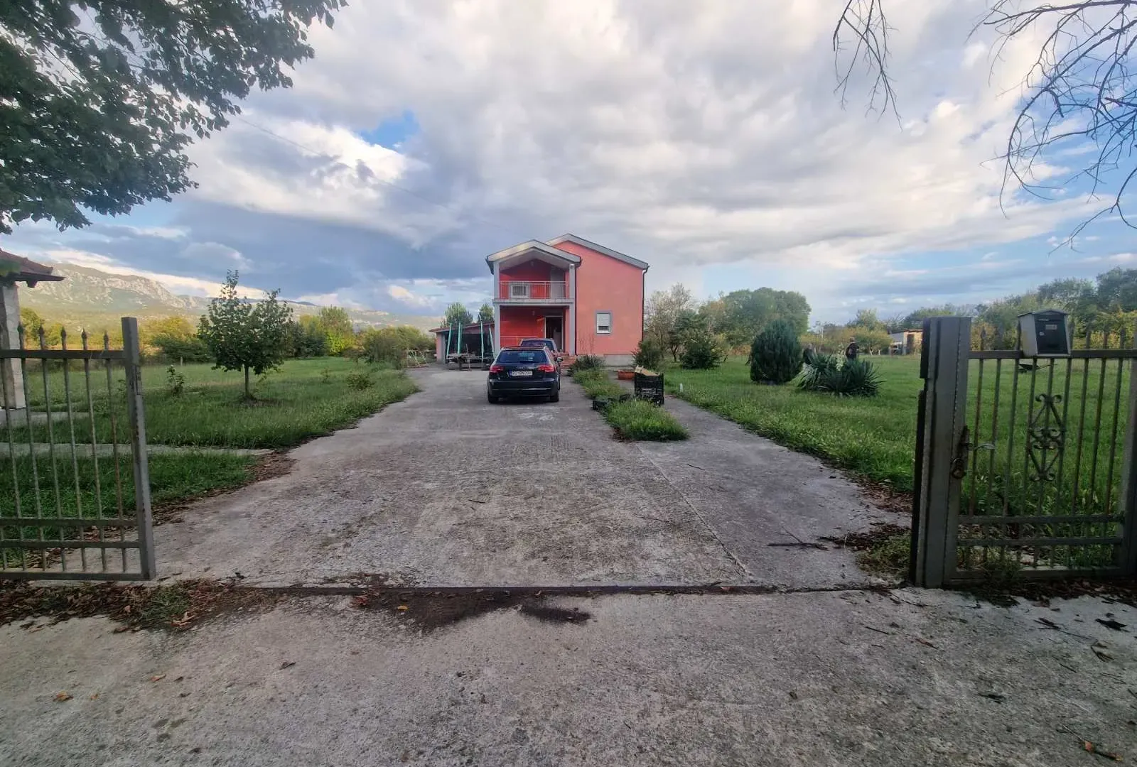 Prodaja, kuća, 240m², Danilovgrad, Crna Gora