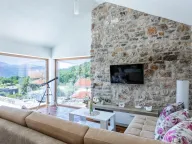 Izdavanje, kuća, 80m², Đuraševići, Tivat - image 2