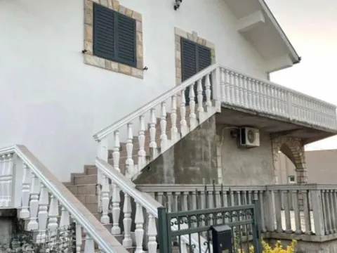 Izdavanje, trosoban stan, 100m², Mrčevac, Tivat - image 8