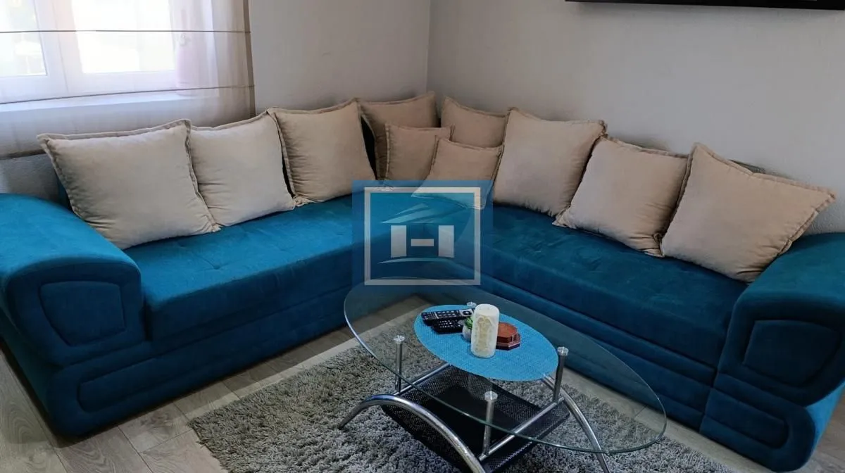 Prodaja, trosoban stan, 83m², Vašarište, Jagodina