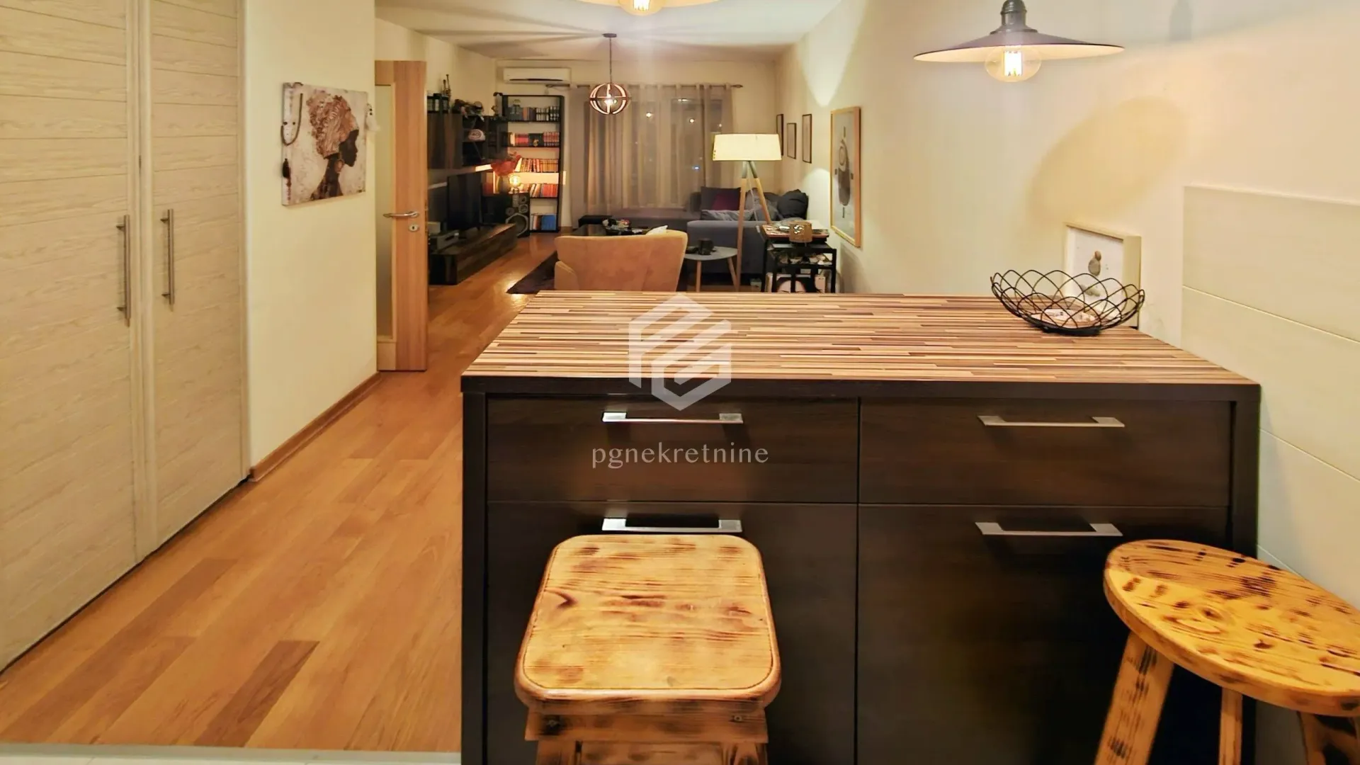 Prodaja, jednosoban stan, 52m², Blok 6, Podgorica