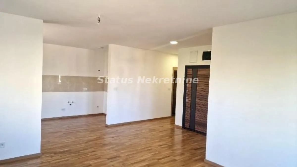 Prodaja, trosoban stan, 70m², Petrovaradin, Novi Sad
