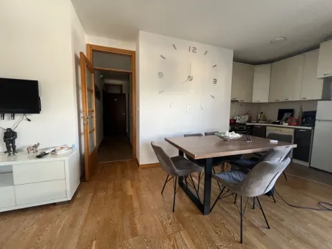 Rent, two bedroom apartment, 60m², Dalmatinska ulica, Podgorica - image 11