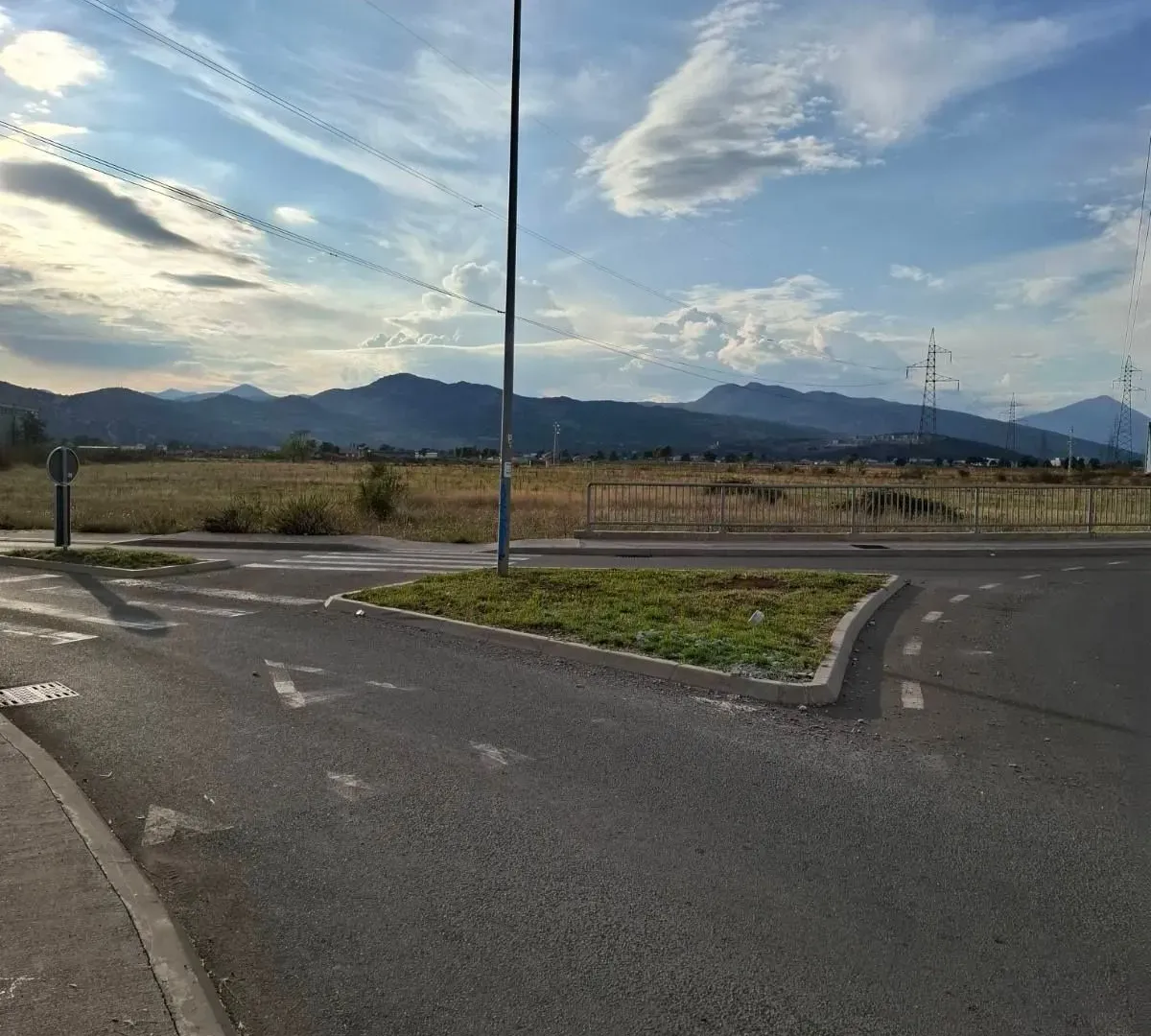Prodaja, plac, 3300m², Podgorica, Crna Gora