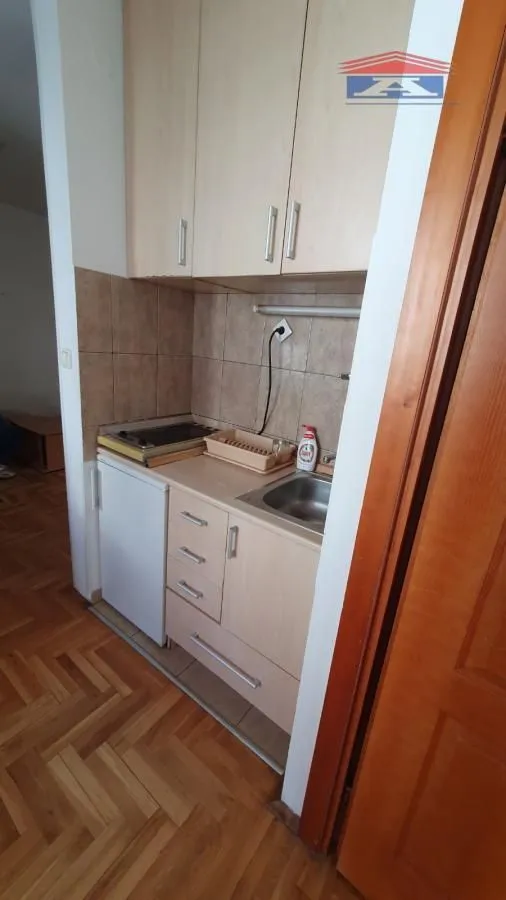 Izdavanje, jednosoban stan, 35m², Grbavica, Novi Sad Sve Podlokacije