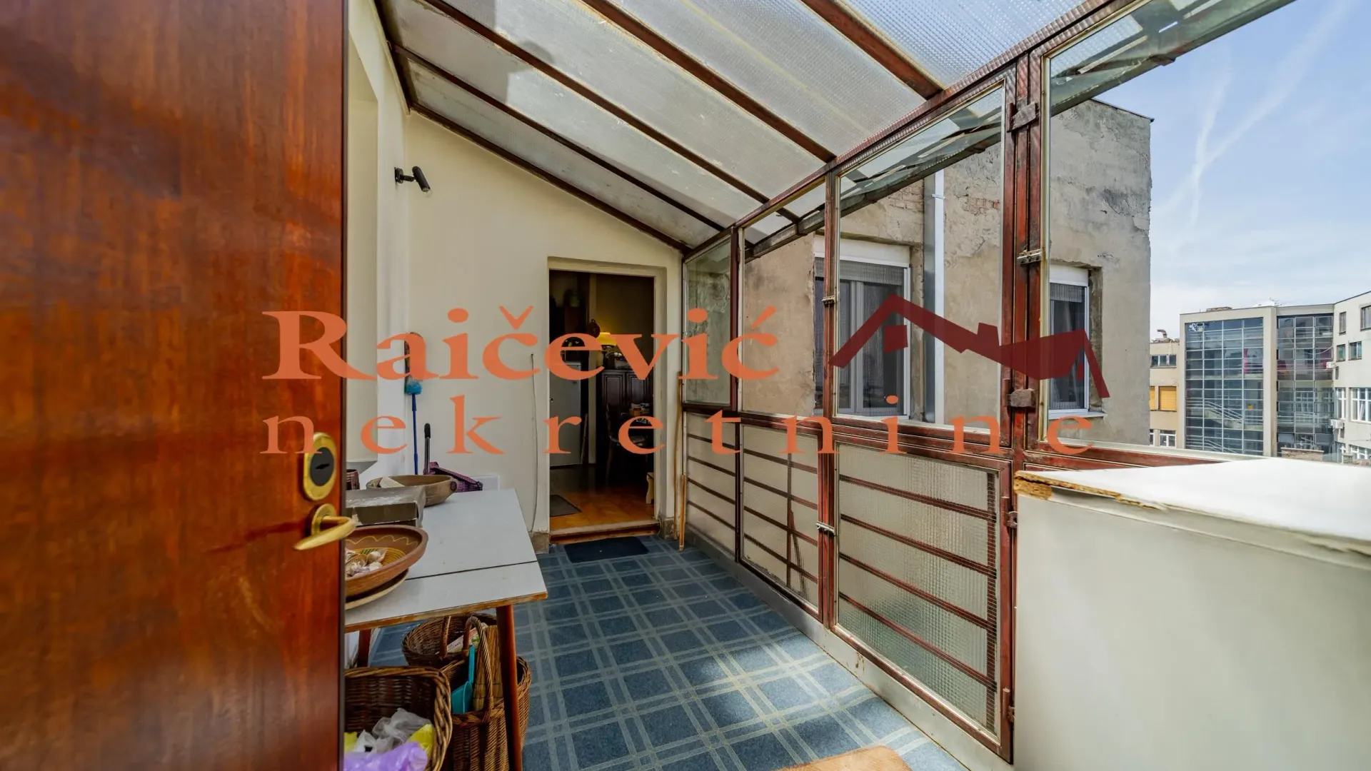 Prodaja, četvorosoban stan, 113m², Centar, Stara Pazova