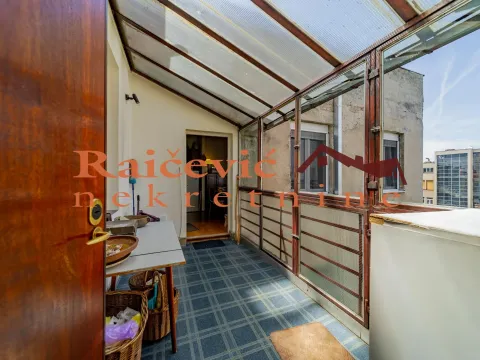 Prodaja, četvorosoban stan, 113m², Centar, Stara Pazova - image 13