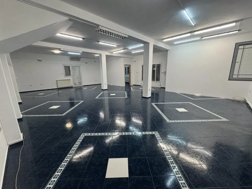 Izdavanje, poslovni prostor, 260m², Stara Varoš, Podgorica