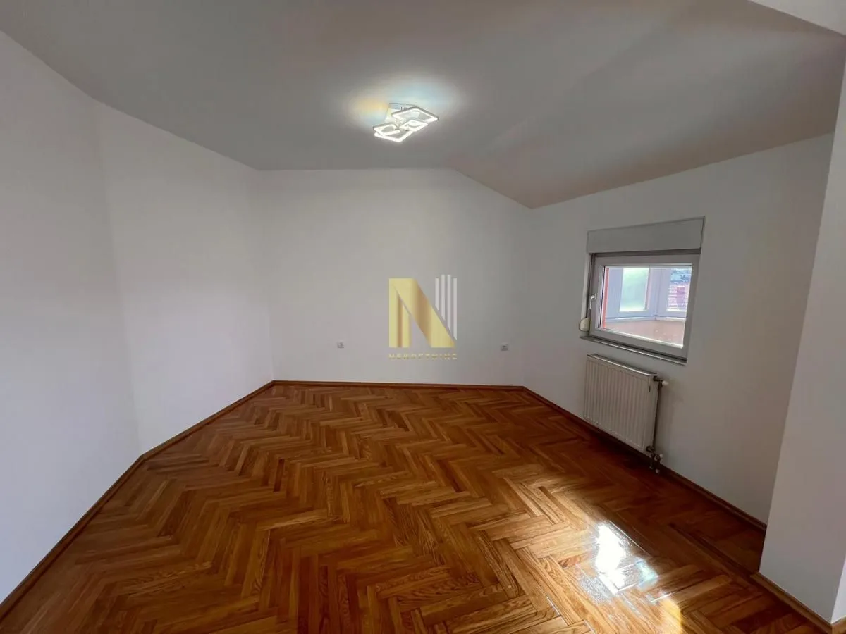 Prodaja, četvorosoban stan, 117m², Bulevar Evrope, Novi Sad Sve Podlokacije