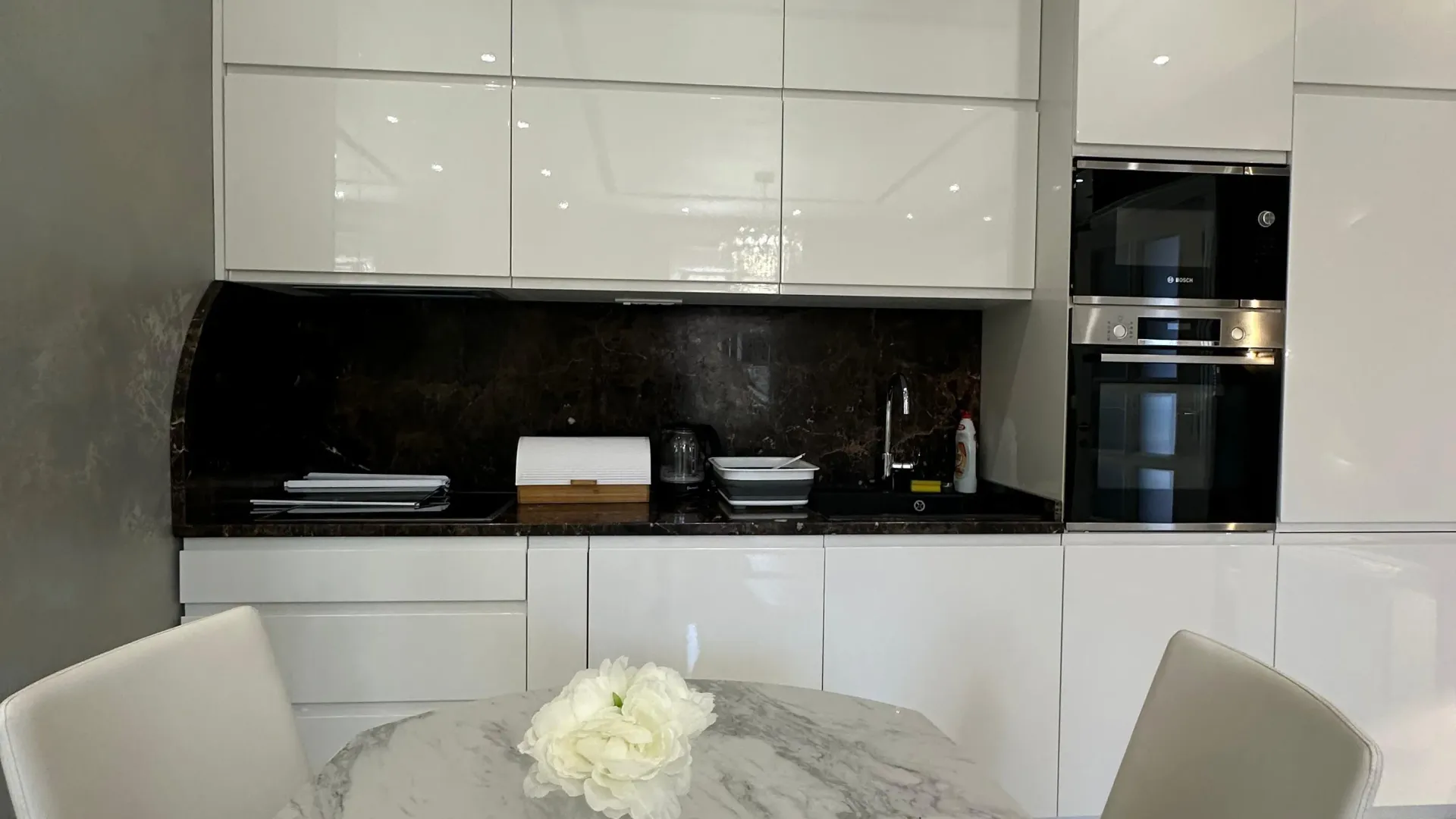 Rent, one bedroom apartment, 63m², Centar, Tivat