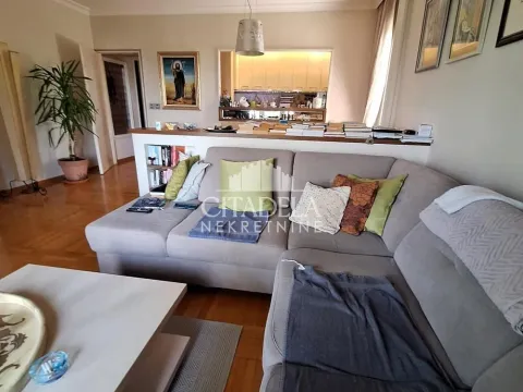 Prodaja, dvosoban stan, 76m2, Banovo Brdo, Beograd Prodaja, dvosoban stan, 76m2, Banovo Brdo, Beograd