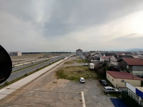 Prodaja, dvosoban stan, 70m², Stari Aerodrom, Podgorica - image 8