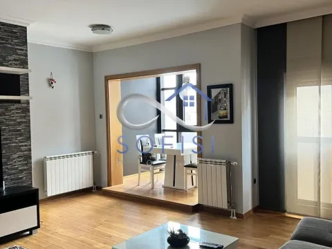 Izdavanje, trosoban stan, 64m², Centar, Novi Sad - image 1