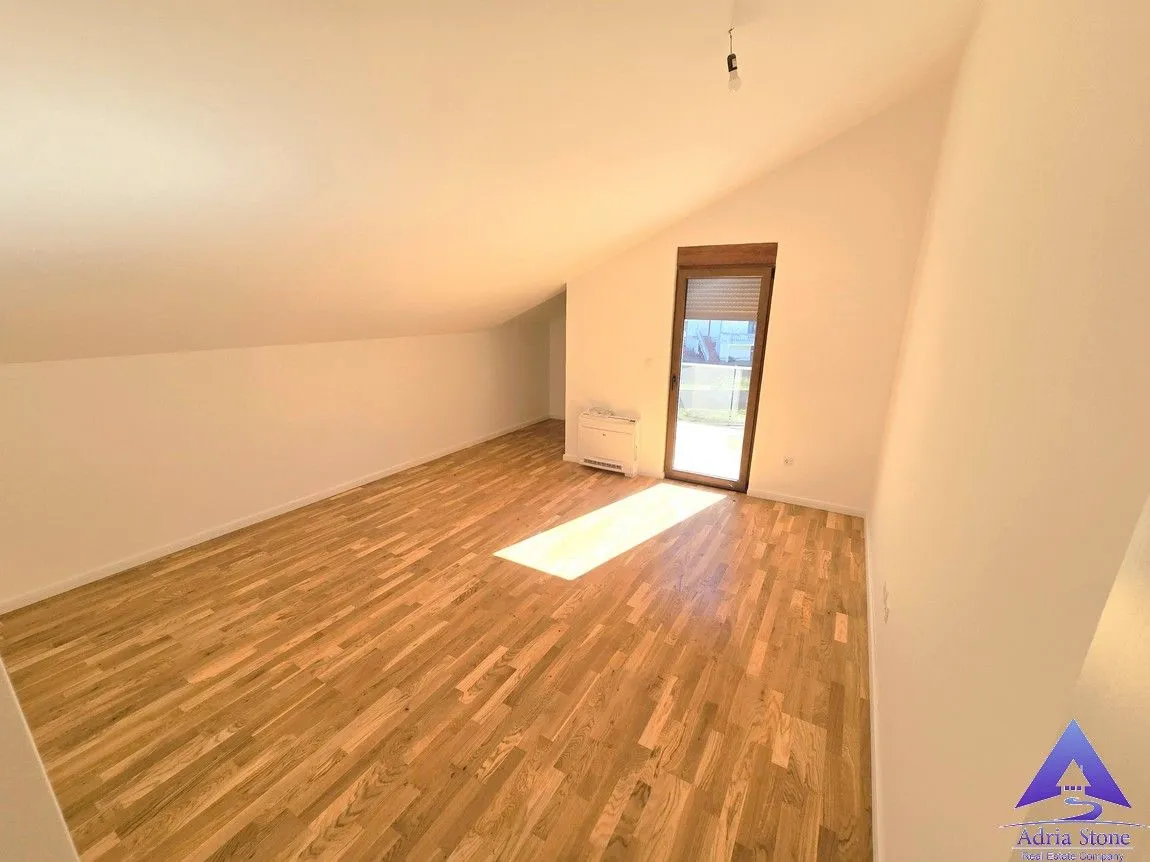 Prodaja, trosoban stan, 140m², Dobrota, Kotor