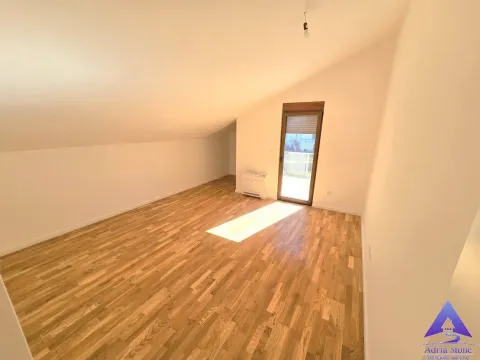 Prodaja, trosoban stan, 140m², Dobrota, Kotor - image 8