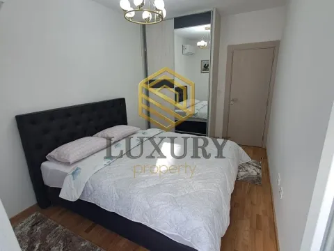 Rent, two bedroom apartment, 650m², Stara Varoš, Podgorica - image 11