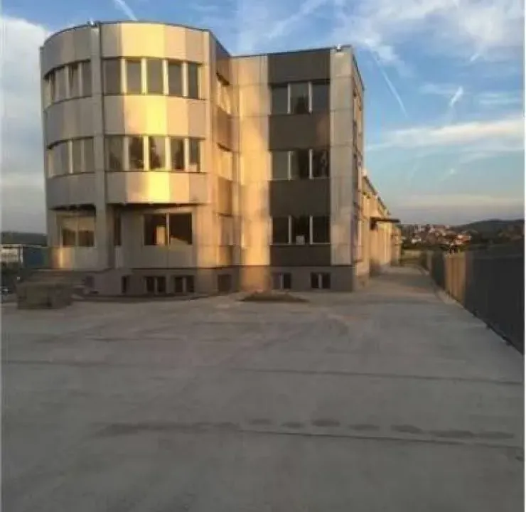 Izdavanje, poslovni prostor, 1100m², Leštane, Grocka